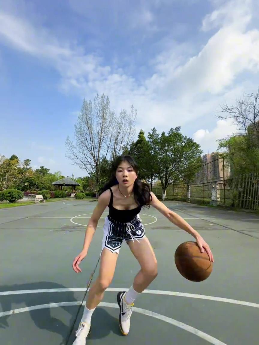 看著有點(diǎn)實(shí)力，敢背打我不？